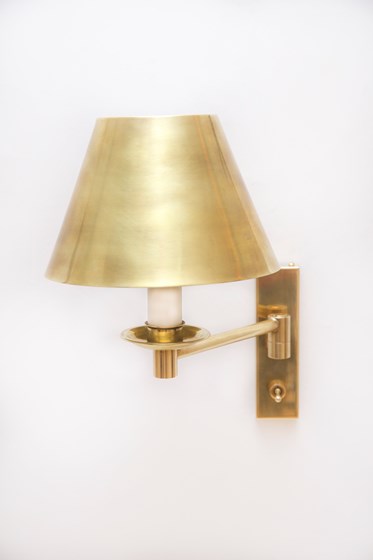 THE SINGLE SWING ARM WALL LIGHT: The lamp factory